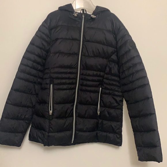 Kids Xl black coat - Picture 1 of 3
